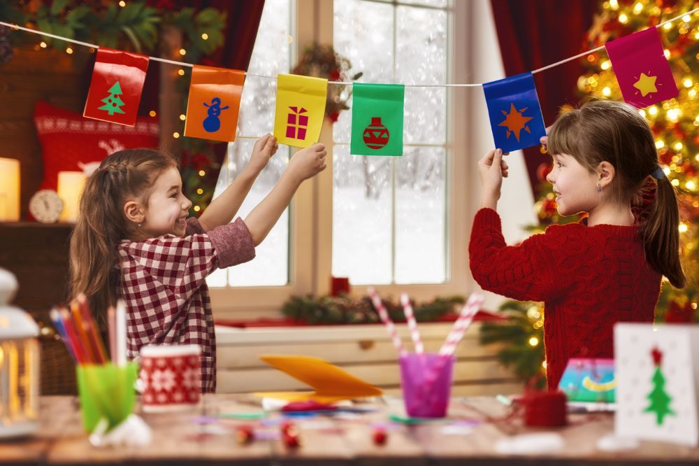 9 Christmas Party Games Ideas For Kids: Enhance Social Skills and Teamwork