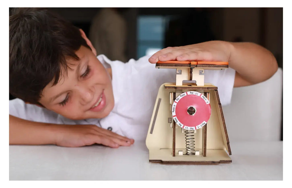 Fun & Learning: The Advantages of STEM Toys for Education